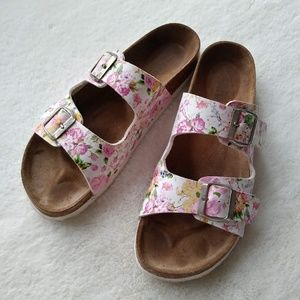 Cute Floral Birkenstock style sandals. Size 9